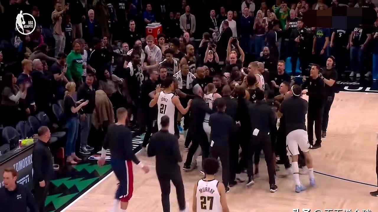 掘金队当家球星约基奇，怎么就被驱逐了？    2026年季后赛，掘金对...