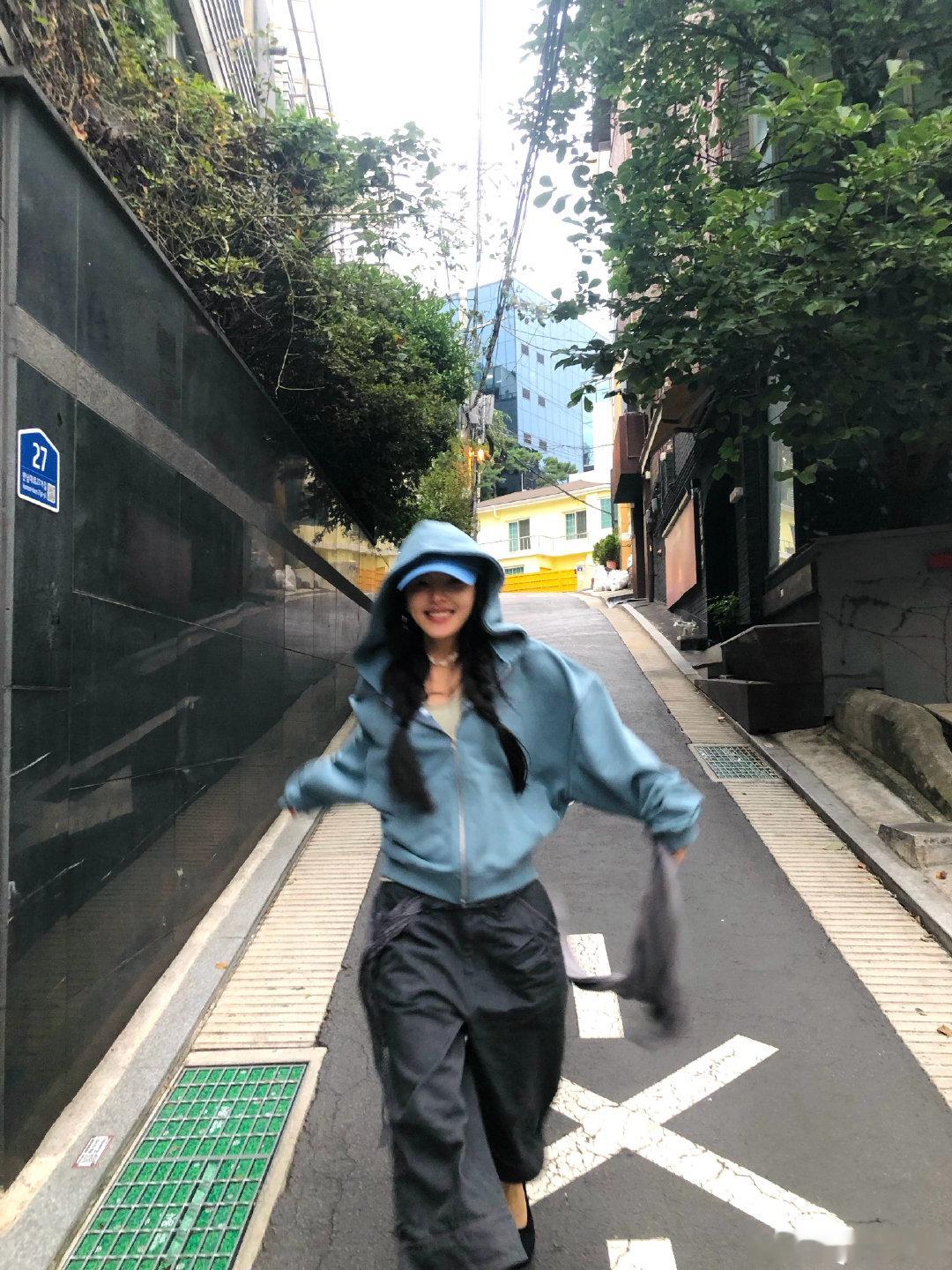 #章若楠想把你和时间藏起来# zrn#章若楠沈千盏# 

“怀着爱意 带着虔诚 保持温柔 追逐梦想” 

​