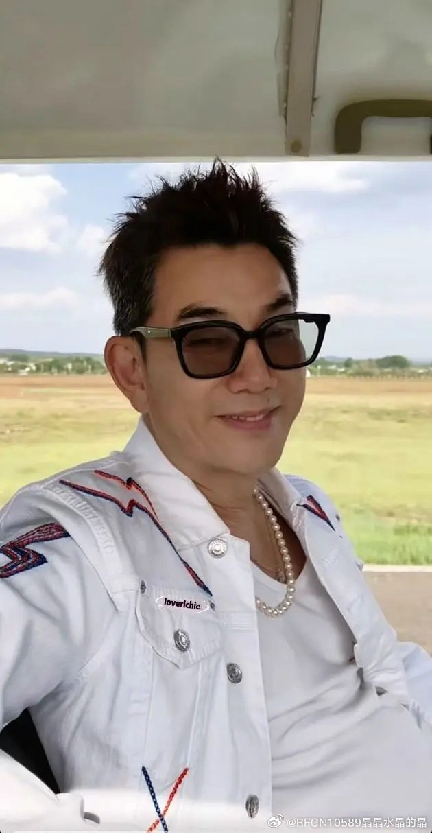 #任贤齐的小齐家族[超话]#  又是想你的一天[心] ​