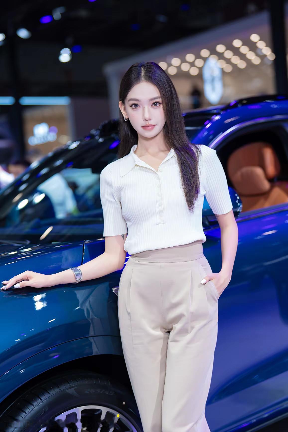 粤港澳车展：雪儿。