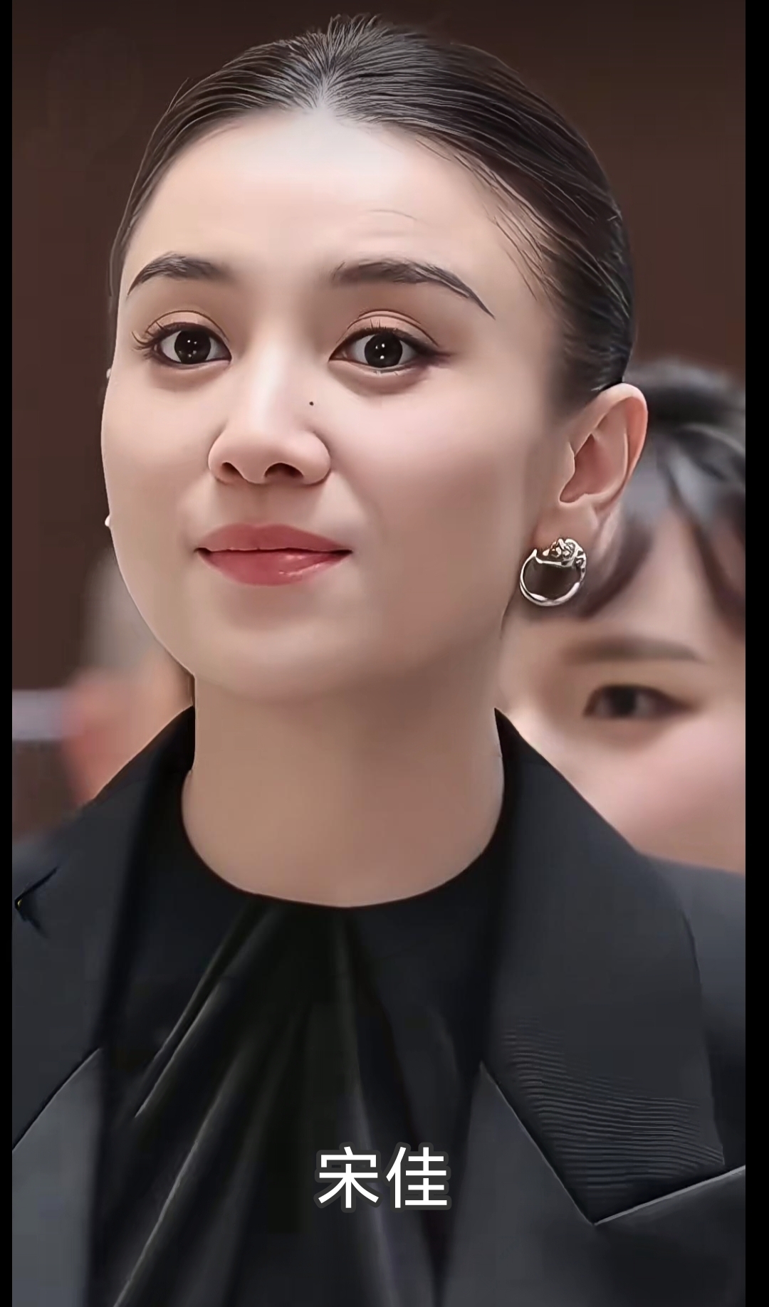 宋佳，张柏芝，同样都是46岁，谁好看？