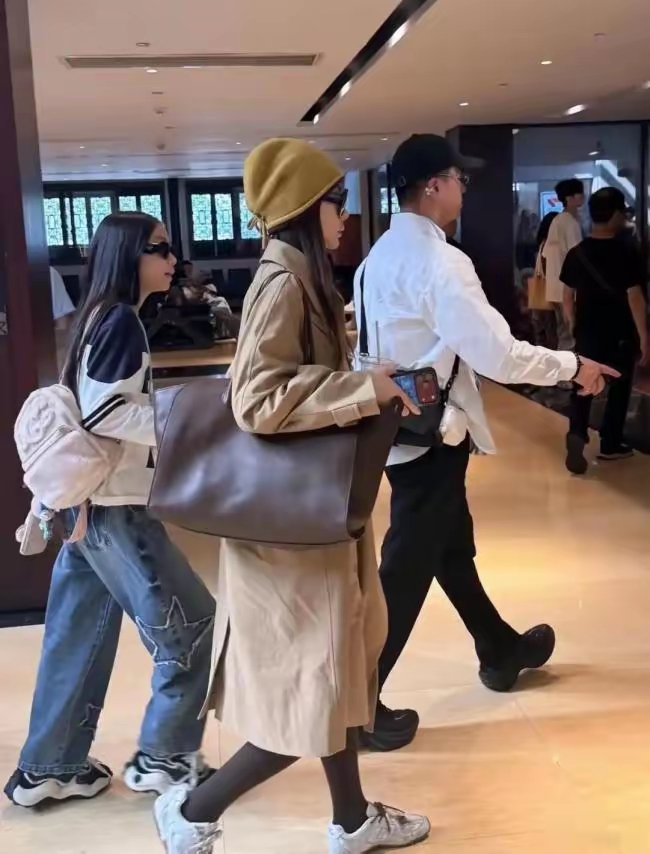 突发官宣！白鹿曼谷见面会正式取消
 
最新突发消息！白鹿工作室紧急发布官方公告，正式官宣取消原定于10月25日举办的WeSpark「林深时见鹿」曼谷粉丝见面会。
 
此次取消并非临时决定，工作室综合近期海外安全风险提示，与活动平台经过多轮审慎沟通、全面评估后，最终无奈敲定取消方案。全程将粉丝安全放在