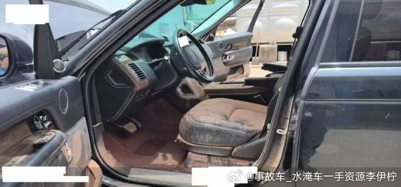 19年路虎揽胜行政 水淹中控屏下面，一手户 昆明提 24.X ​