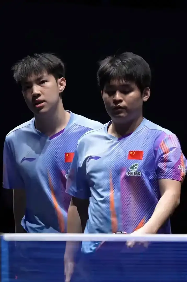 漂亮，林诗栋黄友政这一对男双终于夺冠了！

决赛把日乒男双组合打的毫无还手之力，张本智和都被打崩溃了！

林诗栋黄友政两个人配合太默契，场上的两个人有商有量，打出了很好的状态。

林诗栋应该多得到历练，多参加这样的大赛，绝对会成长很快。