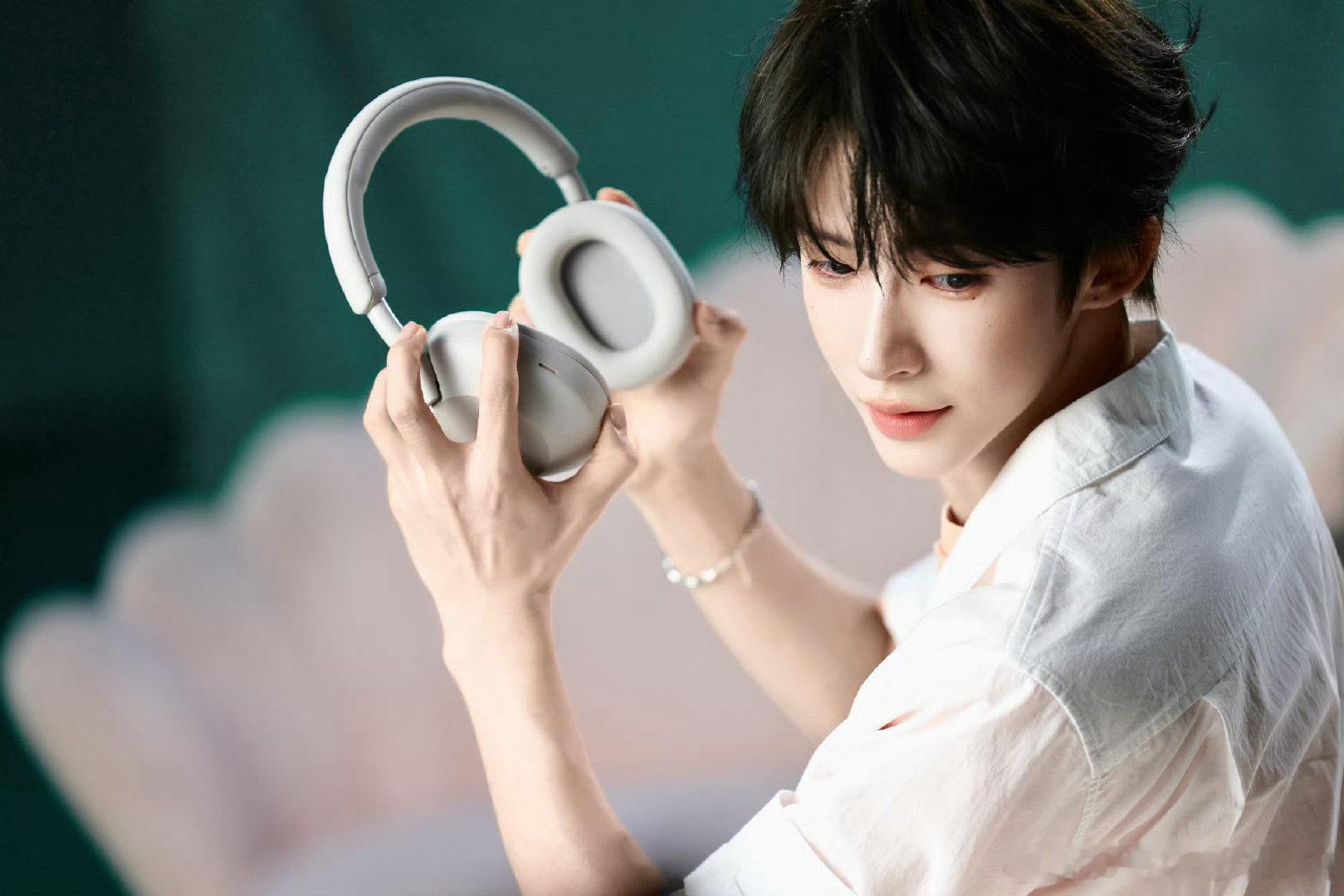 #刘宇[超话]# 好萌的两只猫[哇][哇] ​