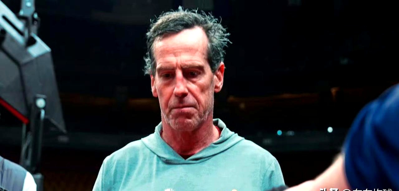 战术都对，怎么还是被动？    骑士队季后赛打猛龙，教练阿特金森说训练...