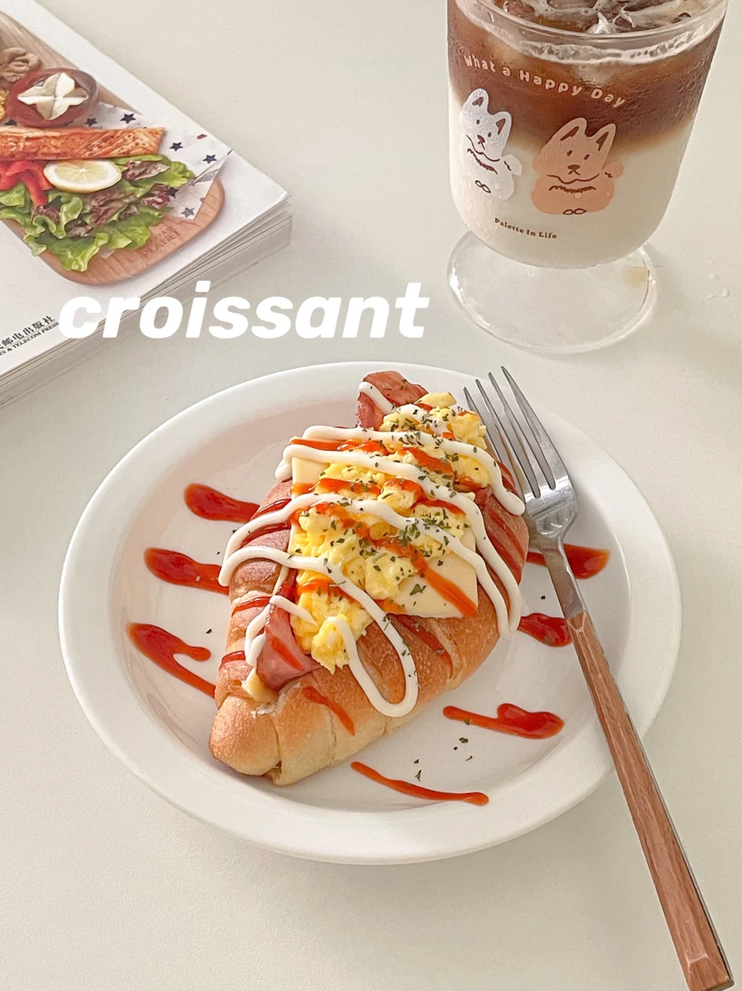 周末两人食🥣｜可颂培根滑蛋三明治🥪