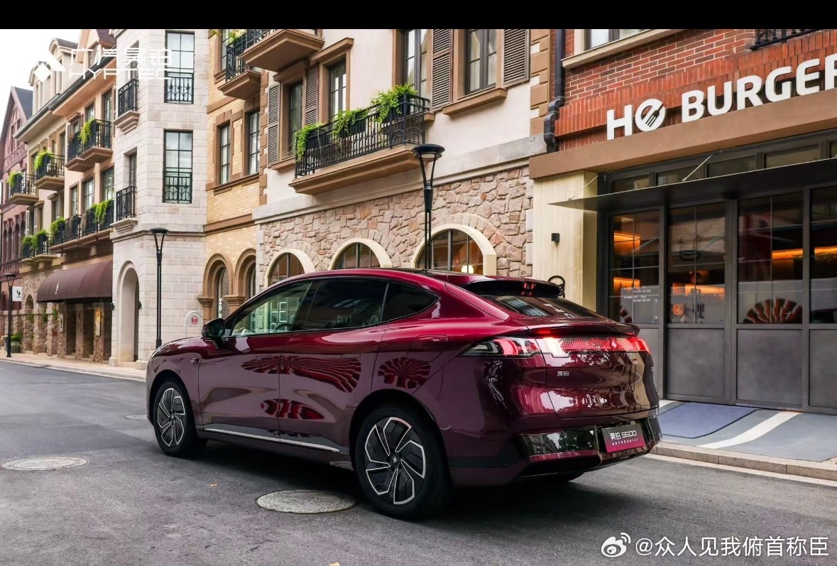 本来只是抱着"试试看"的心态去试驾昊铂S600，结果24小时深度体验下来，心里就一个念头：就是它了。展厅初见觉得外观好看，真正开上路才发现底盘调校这么稳，快速路变道超车很有信心。坐后排感受了一下，空间比想象中还大，靠背角度也舒服。最让我心动的是试驾结束那一刻，还车的时候居然有点舍不得。从 ​