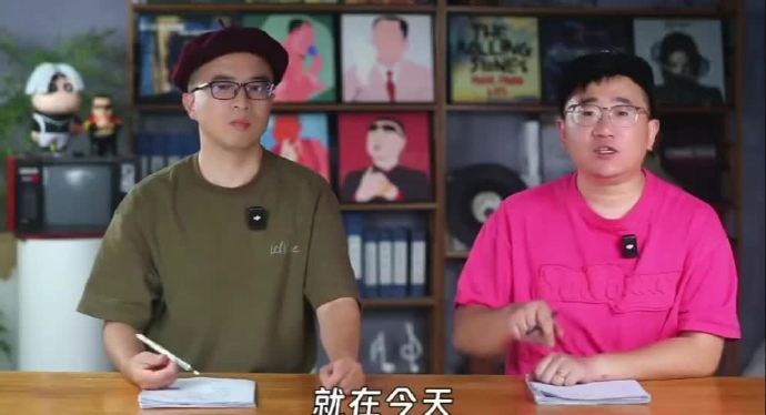 黄子韬徐艺洋官宣生子翻车！反复辟谣消耗口碑，网红式流量套路引反感
 
10月15日，黄子韬、徐艺洋正式官宣生子，晒出一家三口海边合照证实早已升级父母。但这份迟来的官宣，不仅没有收获全网祝福，反而引来大量网友吐槽，口碑持续翻车。
 
其实近两年，两人怀孕生子的传闻从未间断。从2024年网传海外产检，到