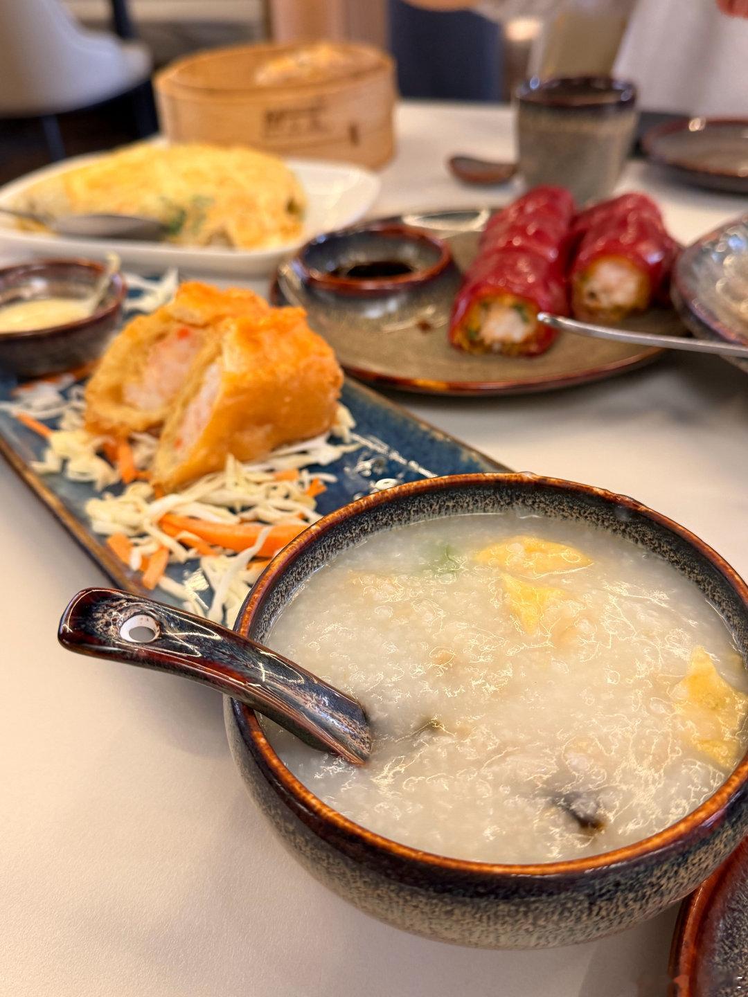 从今以后，曼城不再是我的家了[捂嘴哭]
朋友吃完饭回家了，我吃完饭回村了[捂嘴哭] ​