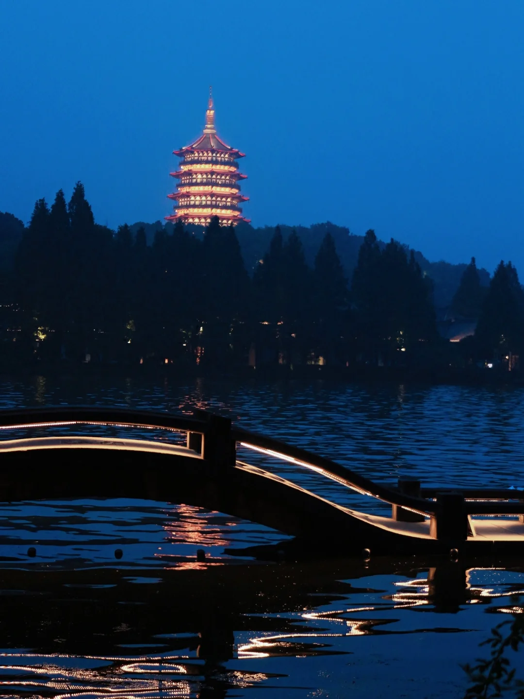 静谧时光｜西湖·夏夜·克洛因蓝