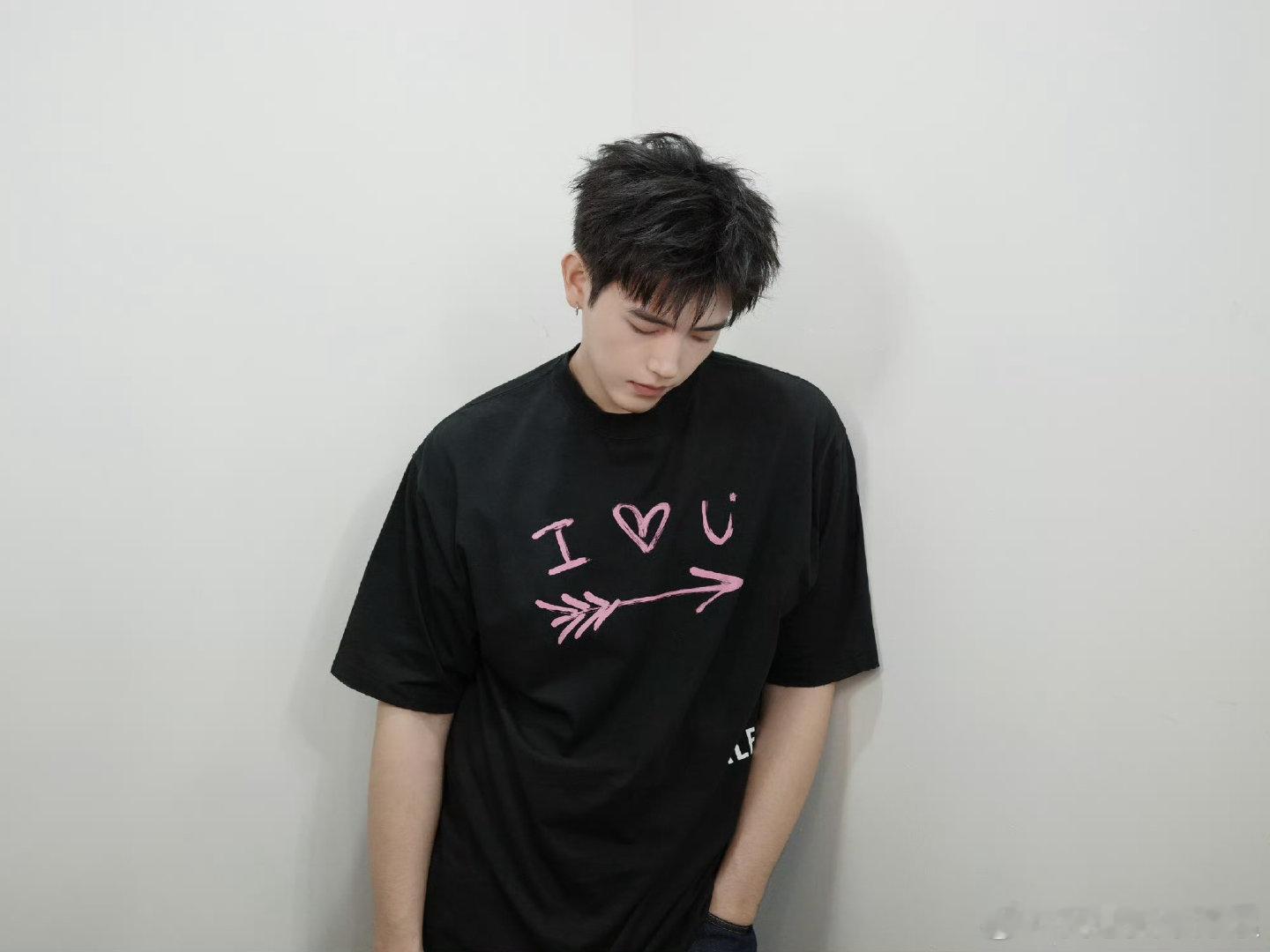 #陈飞宇[超话]#cfy#陈飞宇剧圈001# 

+* 愛哥哥比天長比地久*

​
