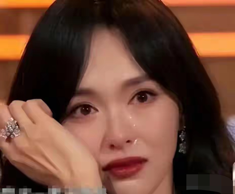 唐嫣梨花带雨，看着让人心疼，罗晋半年竟然六次要分手，这究竟是不是真的?