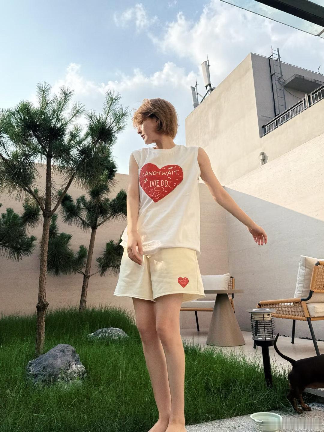 #赵露思[超话]# 自由，我要自由

“我将你写进书里，掀开书页，字迹在阳光下发光，熠熠生辉的是你”𝘽𝙚𝙨𝙩𝙬𝙞𝙨𝙝𝙚𝙨𝙩𝙤𝙮𝙤𝙪 ​