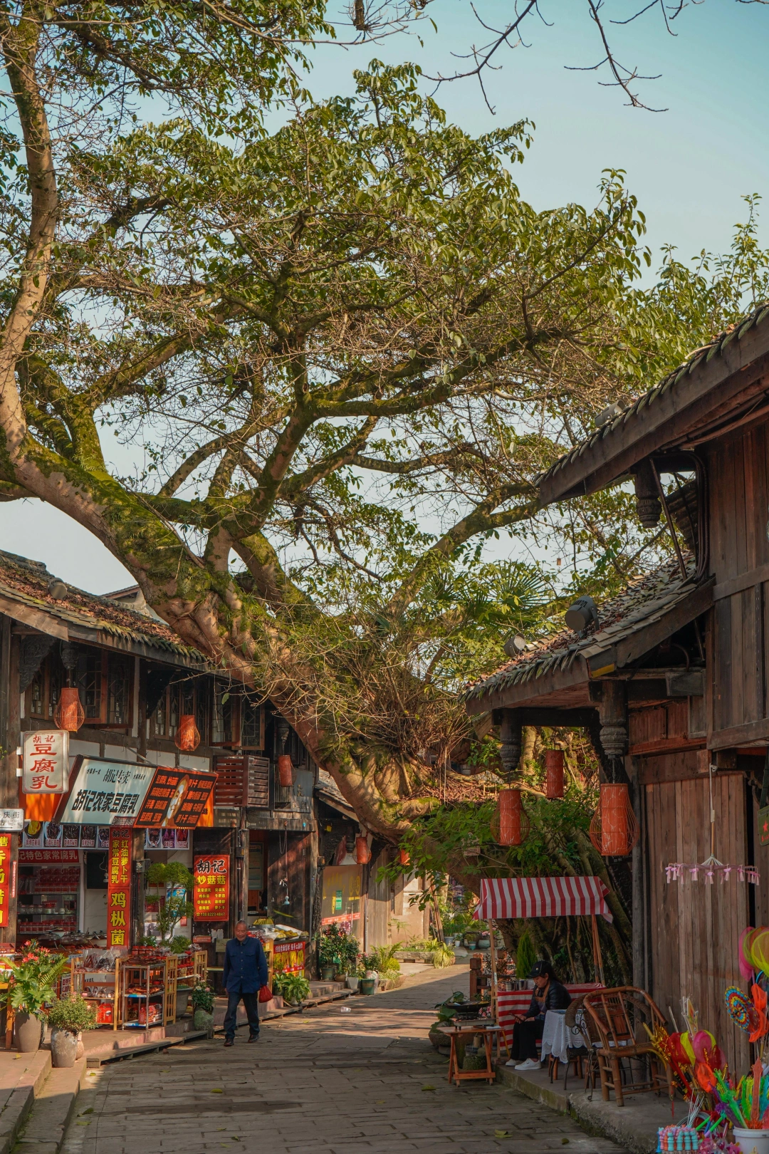 成都周边适合带父母旅行的6个宝藏小城