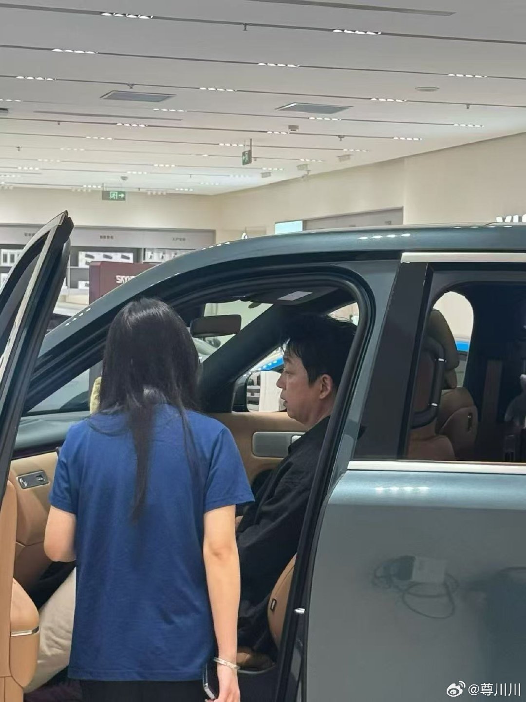 潘粤明老师在店里感受小米澎程N90，这是要打算买一台的节奏吗[坏笑][坏笑] ​