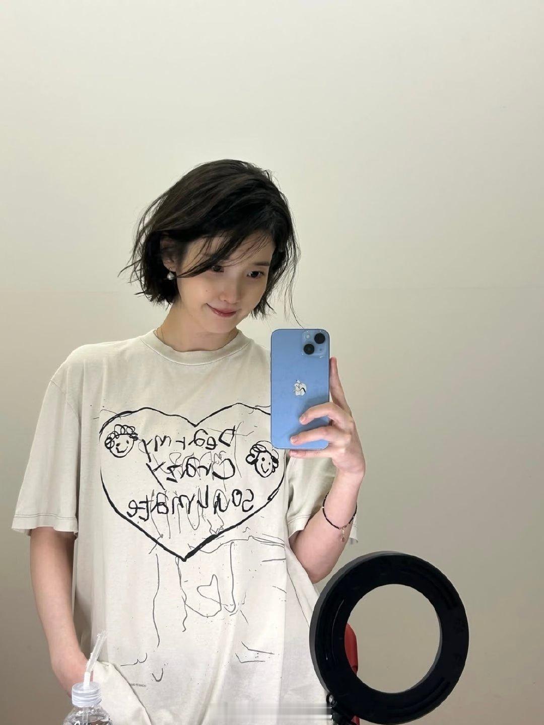 为什么ins上的韩女全是用标准版iPhone？ ​