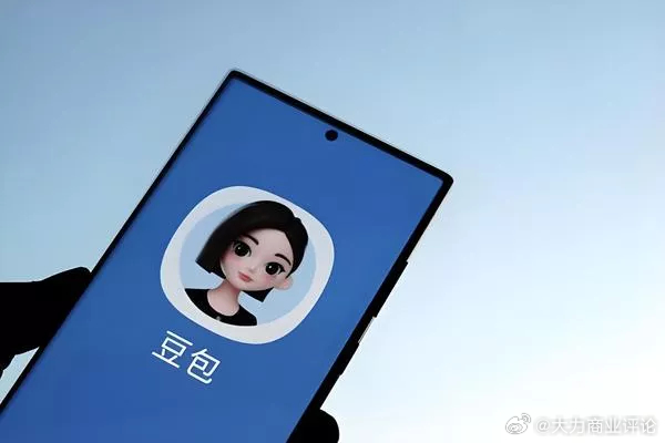 有消息称字节跳动近期召开豆包股说明会，对豆包股相关员工出台新政，包括上调豆包股价格，从6月的14.85美元/股调整至17.02美元/股，涨幅约14.6%。

消息还提到，字节增加豆包股的发放，每人情况不同，部分员工可达总包的5%左右。员工可选择调整豆包股比例，把总包中的现金换成豆包股，每人受职级等因素 ​