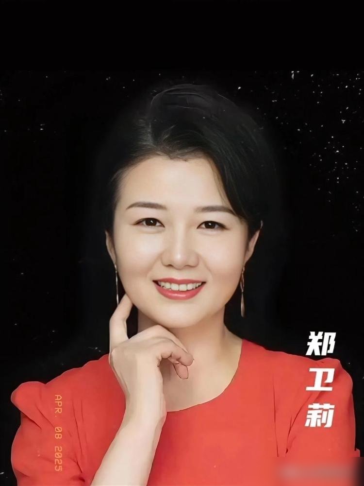 赵君这辈子，戏比命大。
当年跟郑卫莉离婚，没撕没闹，就一句聚少离多。俩人都拍戏，一年见不了几面，家散了。如今郑卫莉嫁了杜志国，日子安稳。赵君呢？63了，还单着。
《小日子》里他演陈晓那个爹，朱大力，又倔又硬，观众恨得牙痒。转头《成家》又换个活法。片场就是他家，一年到头扎在剧组，不炒作，不露面，连