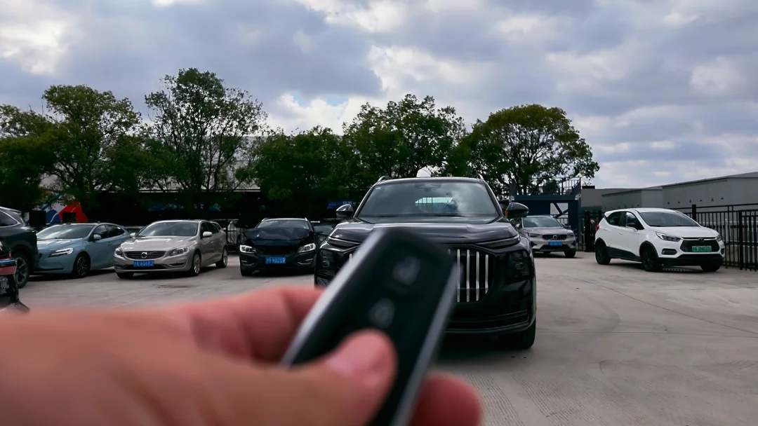 全新奥迪Q9中规车