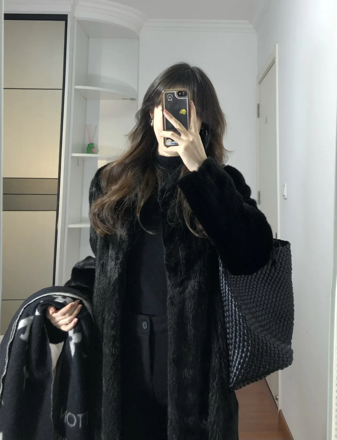 今年第一件黑色皮草