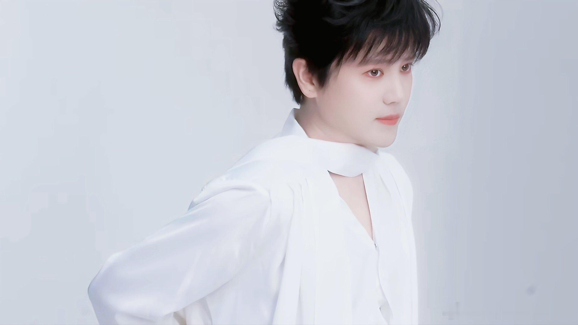 妈妈武汉场敢不敢穿的衣服比花絮还深V👇🏻[拜托] ​