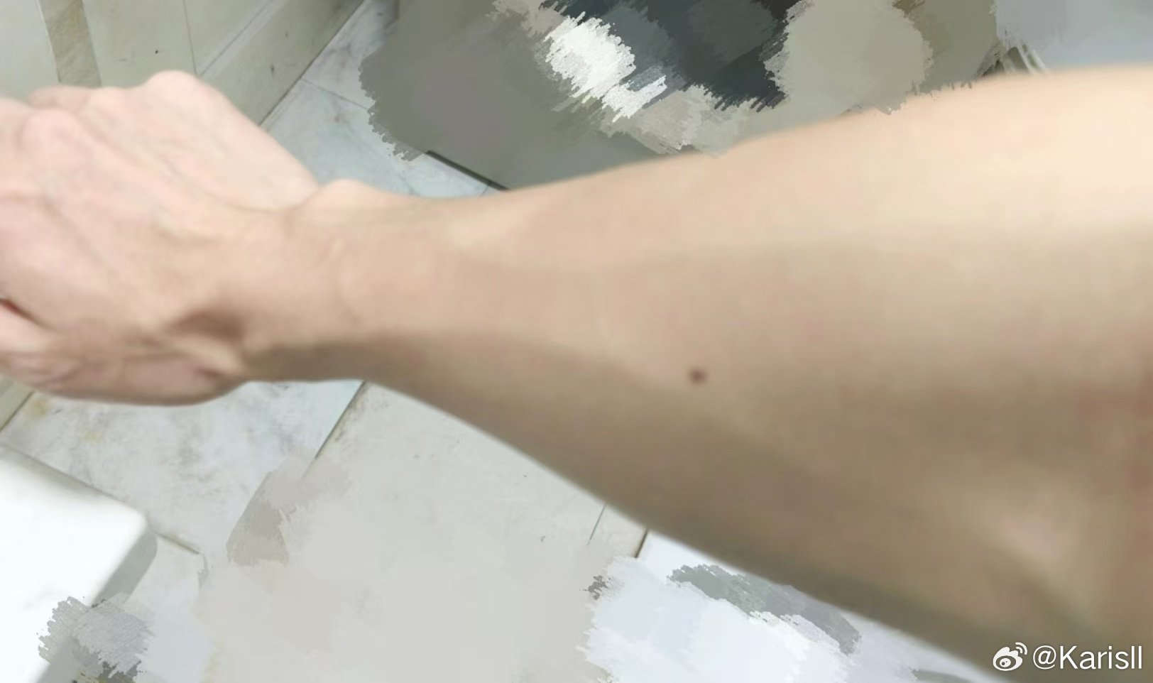 前一世我为巅峰榜杀神，却在绝密航天被13位天才少年围杀，我极限操作击杀13人，撤离时候惨遭老鼠修脚。偷我至尊红甲夺我无上M14,如今我甲药全无。今生我重生不料惨遭队友针对，未婚妻悔婚。我跳落悬崖，却因祸得福开得无上AMD，三排组我，且听我慢慢说我的复仇大计 ​