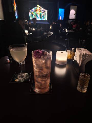 约朋友一起drink 可我的朋友是减肥人士“酒精太肥胖了”<br />...