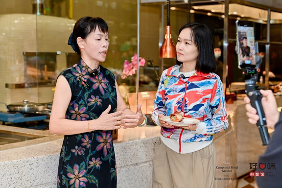 煎蟹女王 来啦！潘玮柏热捧的厨师