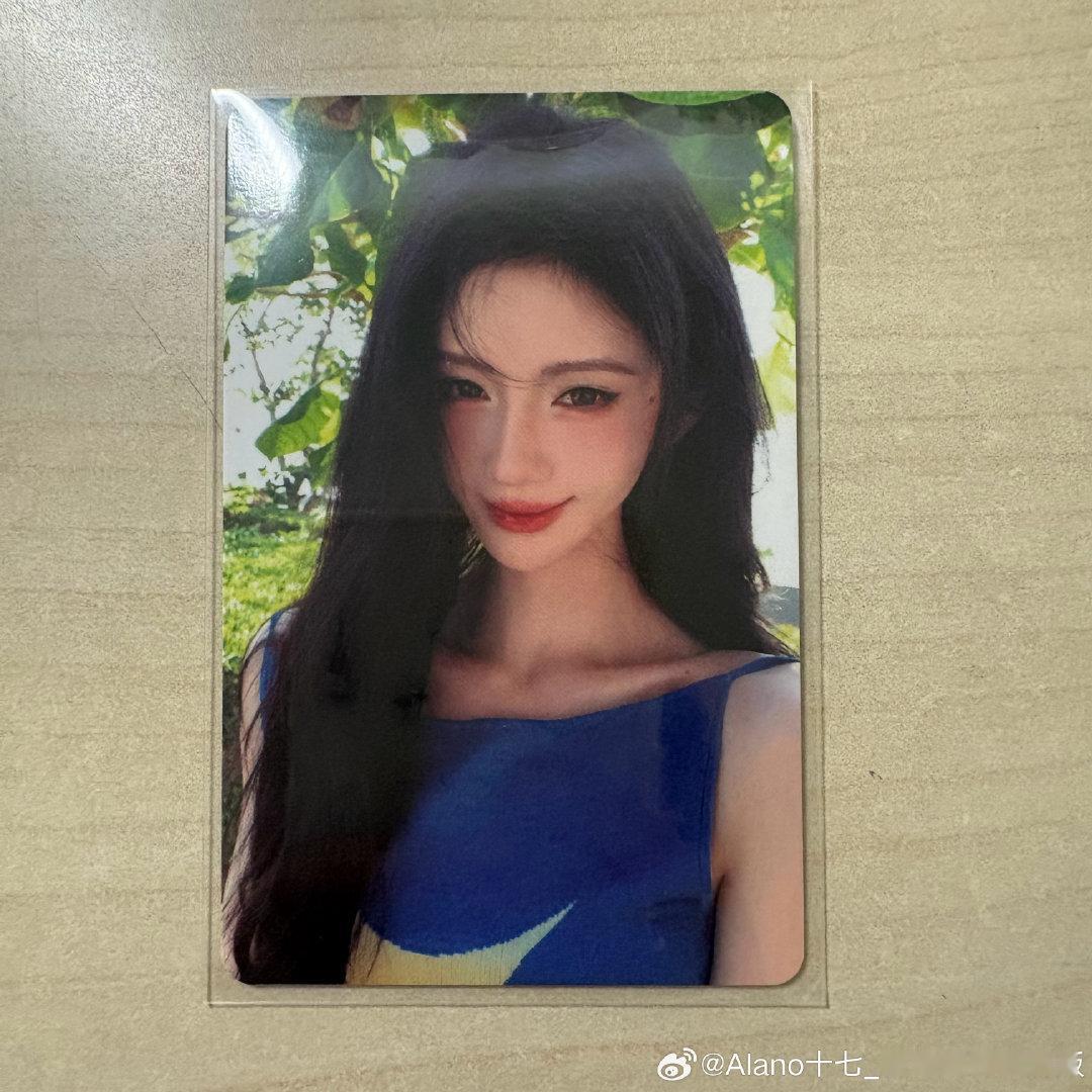#鞠婧祎周边市场[超话]#  0.88plq抽人送呀
关注➕评论 下周六开（19号）豆包抽
一张三星 打包技术不好见谅 能发帖攒信誉返图的来呀 ​