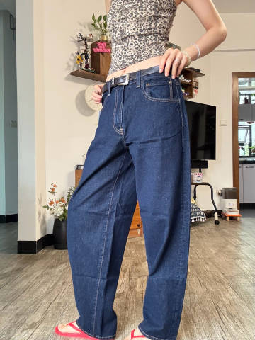 收到Hailey Jean马上穿出门去结果相机里都是上半身；被沙面的老...