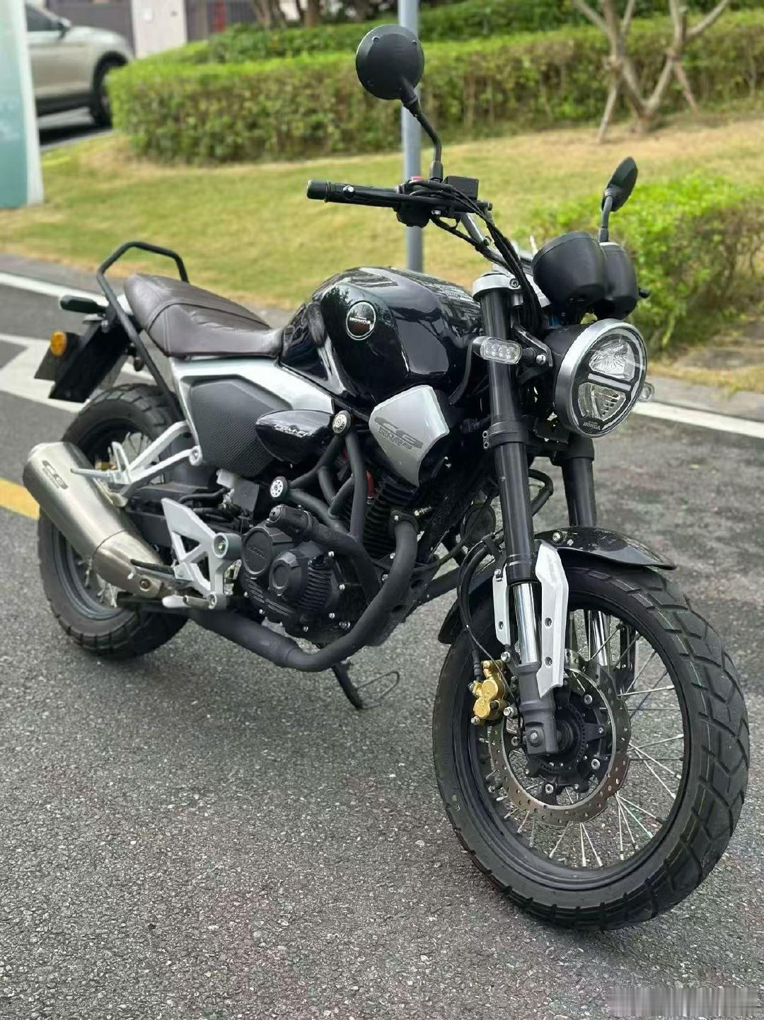 继续拿下24年本田CB190SS，个人一手，安全行驶1400公里，加装护杠等，价格合适，几千块练手代步车！#本田[超话]# ​