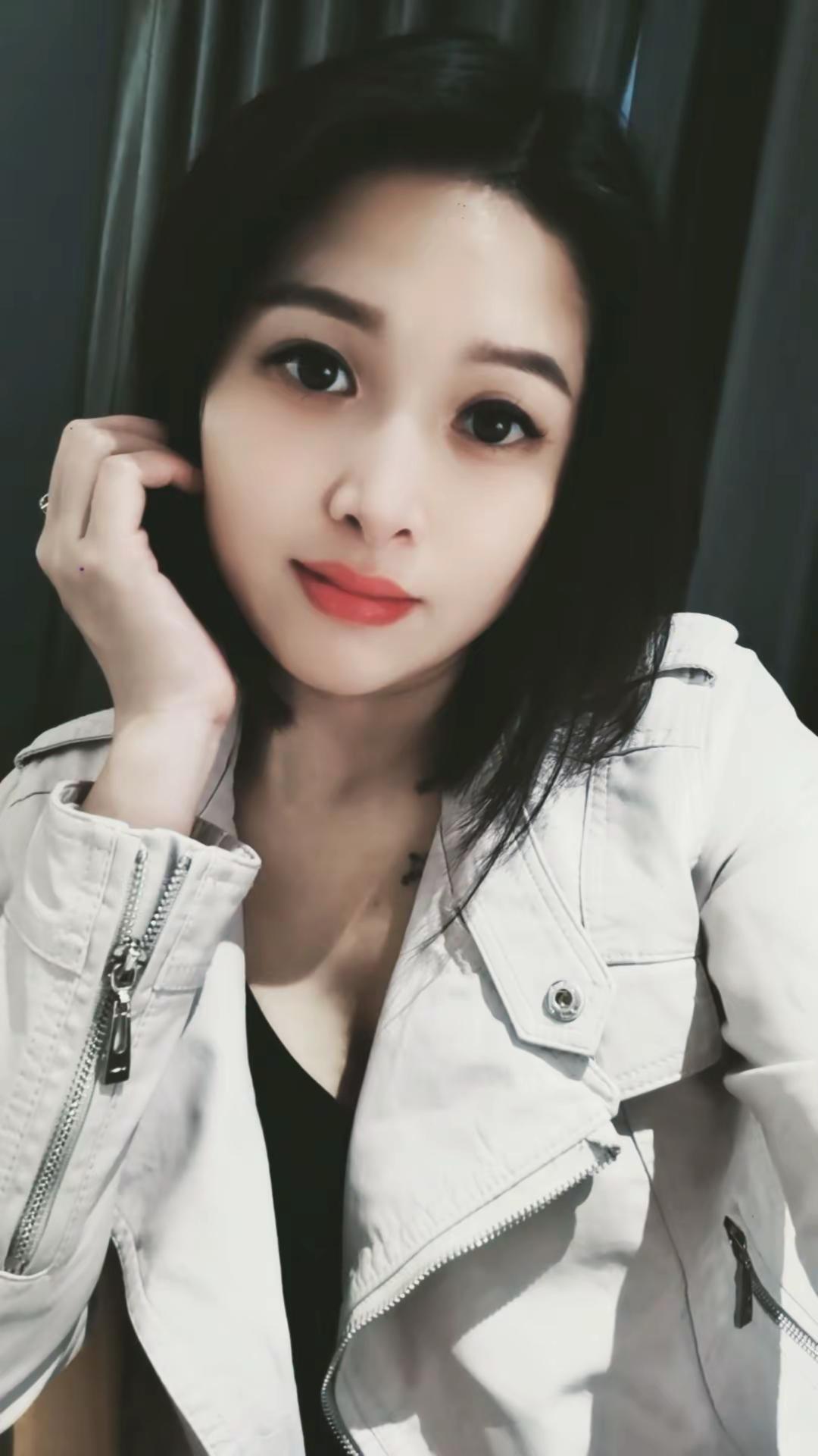 一个连你情绪都不在意的人 你还指望他会有多在乎你 我错了这段缘分我帮你...