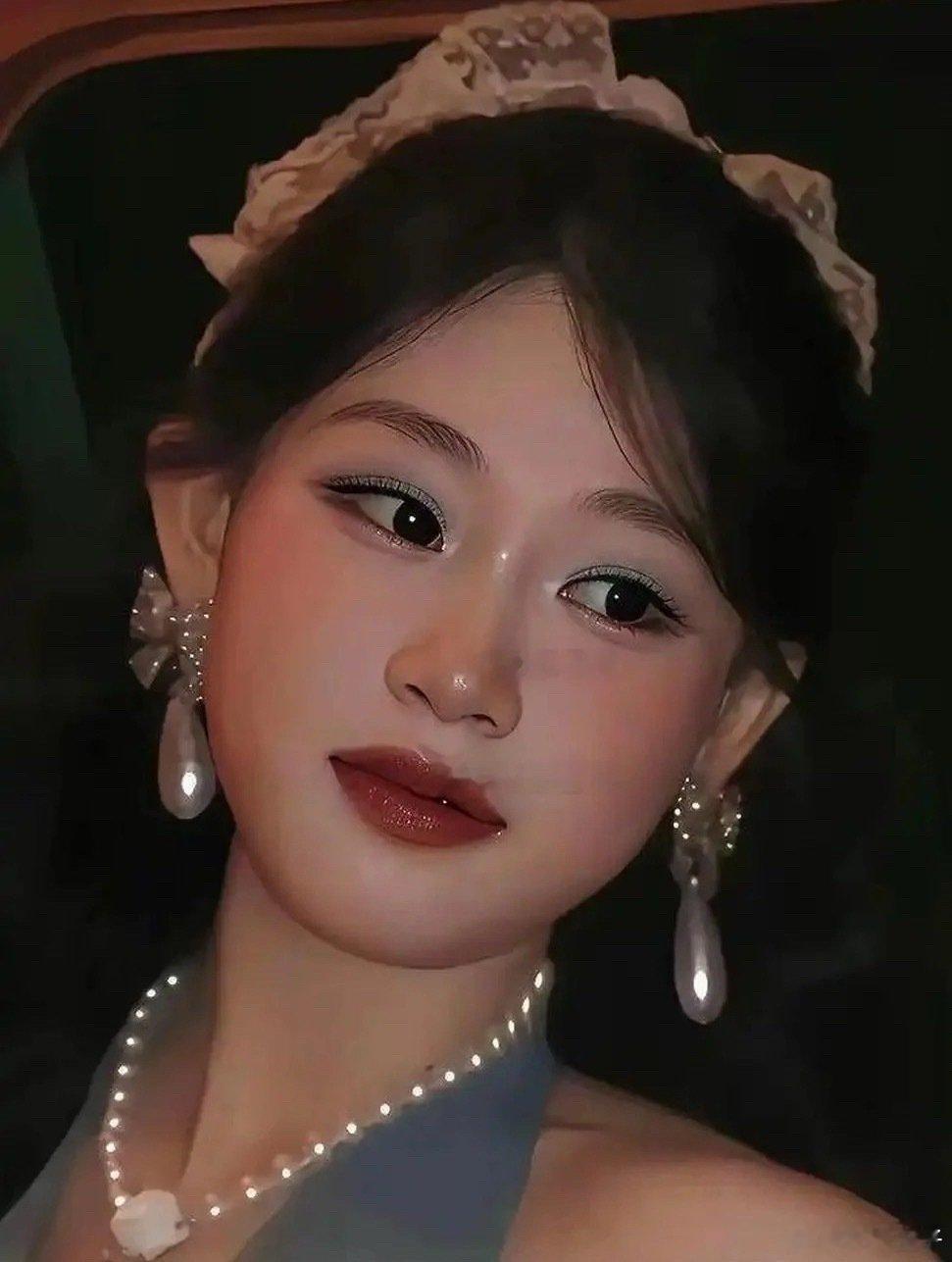 1.2万一次的化妆有多绝？看完沈佳润妆前妆后，瞬间懂了 ​
