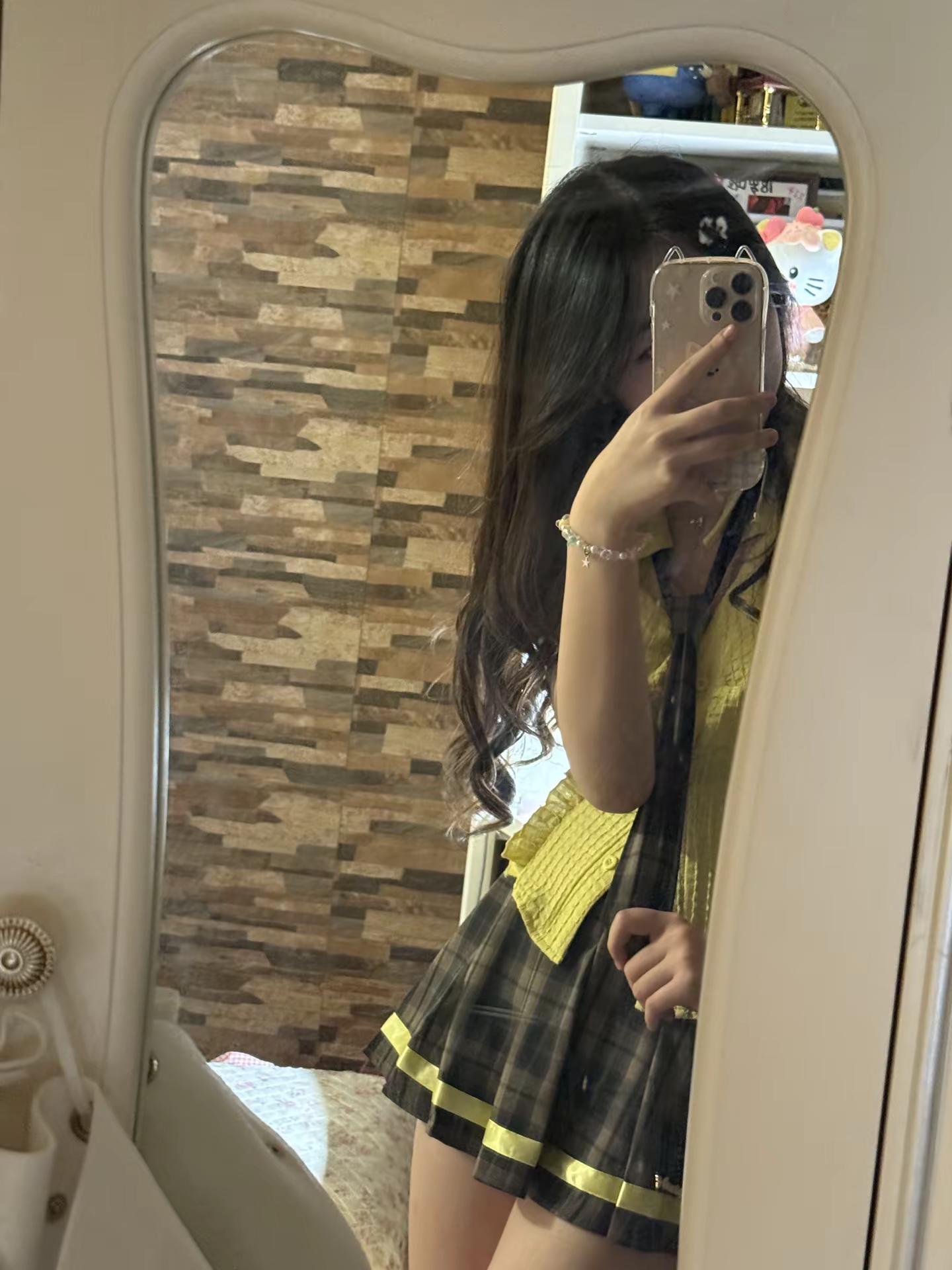 全网呼叫所有黄色生物🌝🌼🍯🛵🧽💛黄色生物 未知生物入侵 🌜图片里混进去一张小宝宝🌛