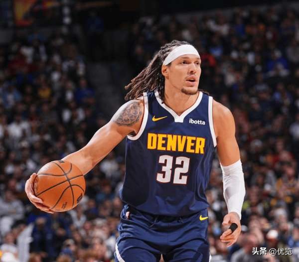 健康的戈登真的能从一号位防到五号位，约基奇高度肯定自己的队友。掘金有两条中轴线，戈登跟约基奇。