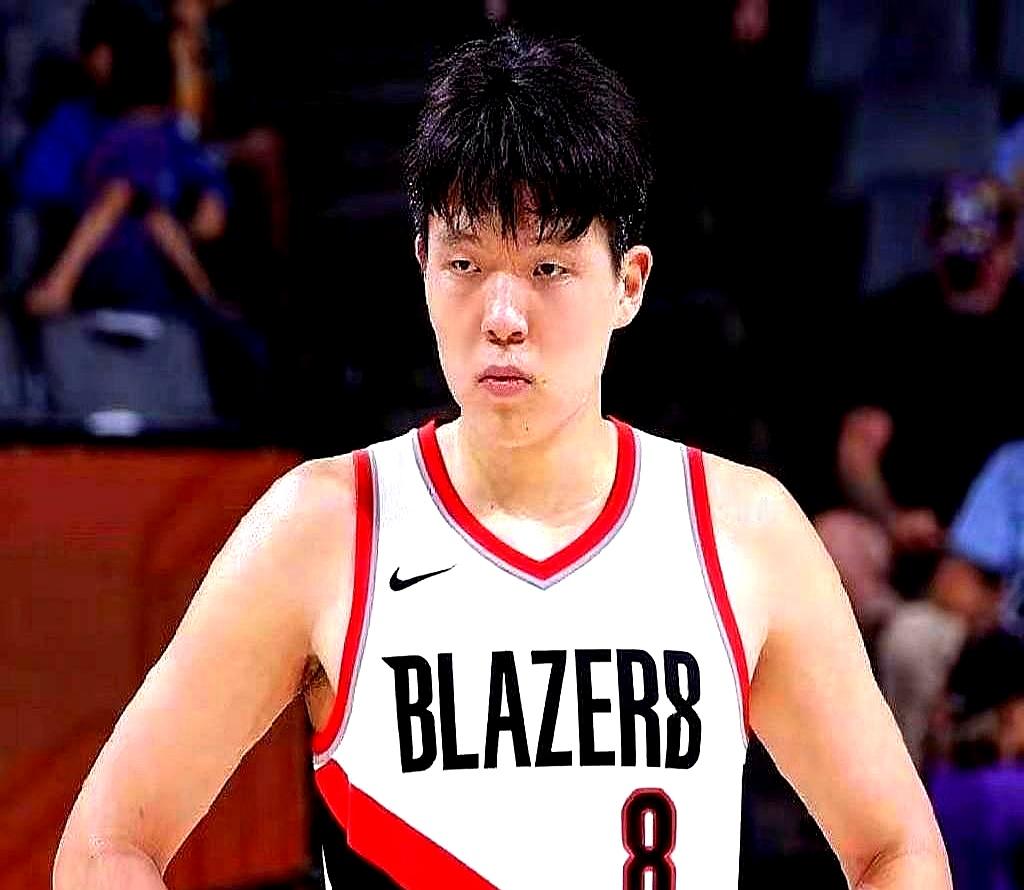 59秒，1个篮板，这就是杨瀚森的NBA季后赛成绩单。    这一个篮板...
