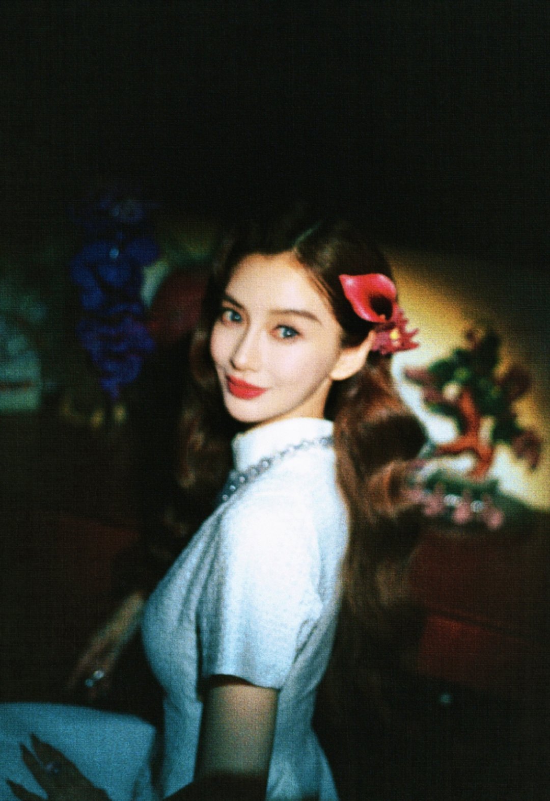 #angelababy[超话]# [兔子]#angelababy# 

我怕幸福转瞬即逝，我还怕，遗忘。

​