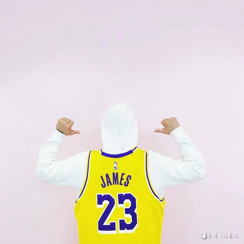 湖人与火箭的季后赛那看点可太多了。从阵容上看，湖人有勒布朗·詹姆斯和安...