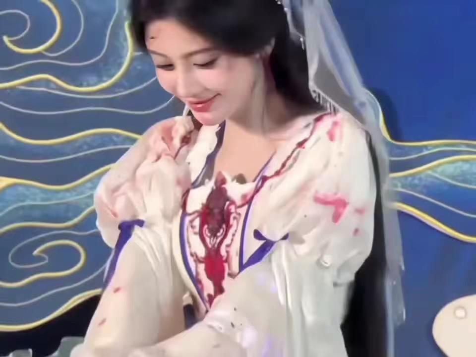 鞠婧祎