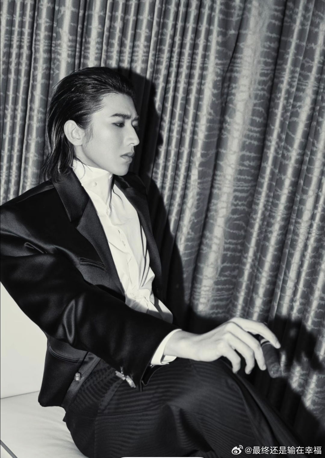 #蔡徐坤[超话]##蔡徐坤1起聆听[超话]#cxk#蔡徐坤新歌# cxk#蔡徐坤1起聆听[超话]#

没有在校园里因为一个人喜欢谁就对她辱骂、取外 号、孤立、霸凌吗？如果这些你都做了，那你有什么 资格说'笑梗不笑人"？你只是在笑完人之后，给自 己找个台阶下。 被霸凌者要自我消化，被伤害者要'脱敏"，被羞辱 者要” ​