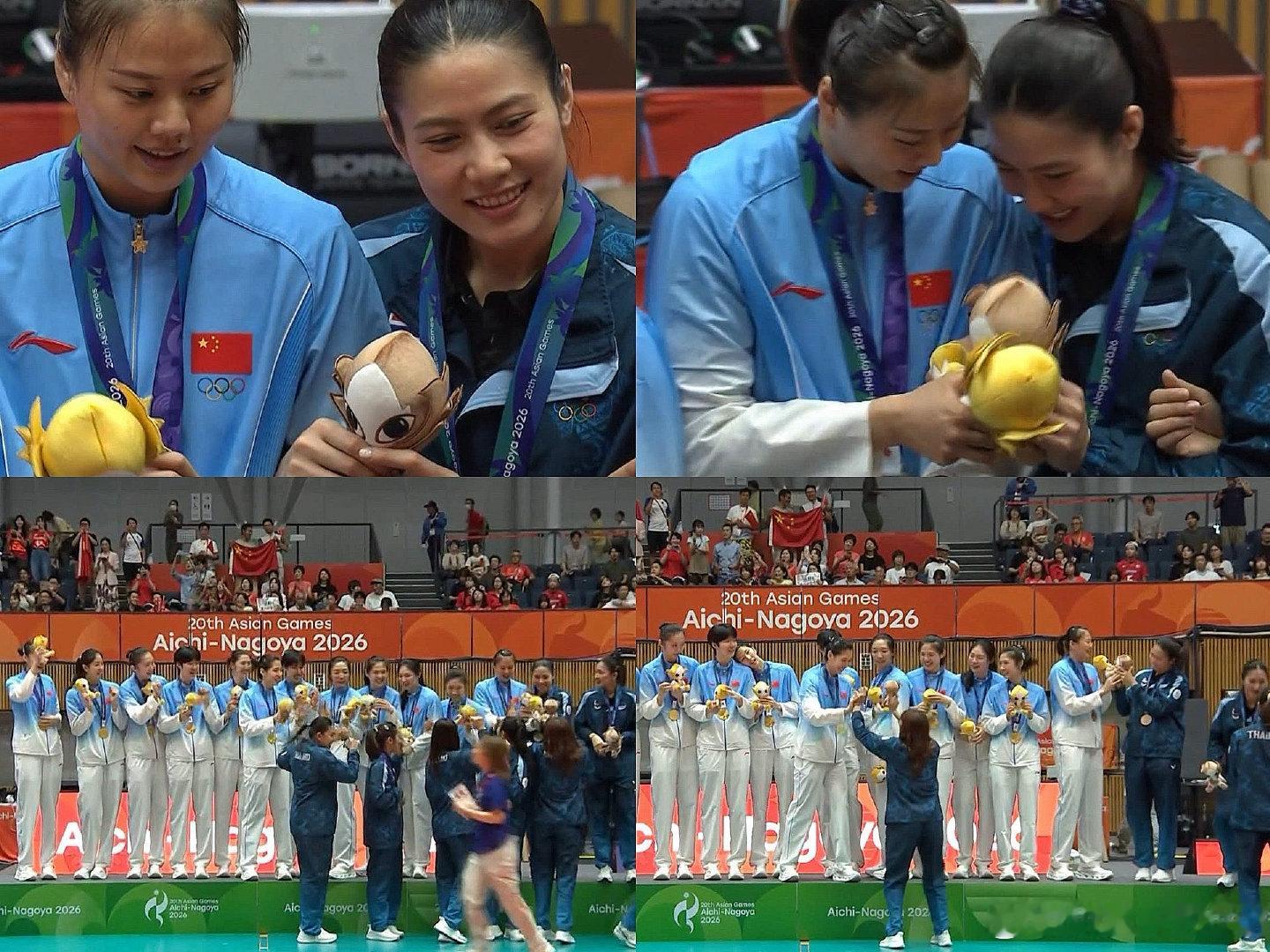 领奖台上，龚翔宇和塔达奥的开心互动[点赞]！

#中国女排亚运三连冠##中国女排亚运金牌##中国女排3比0日本女排# 
（cr：lisaxarm） ​