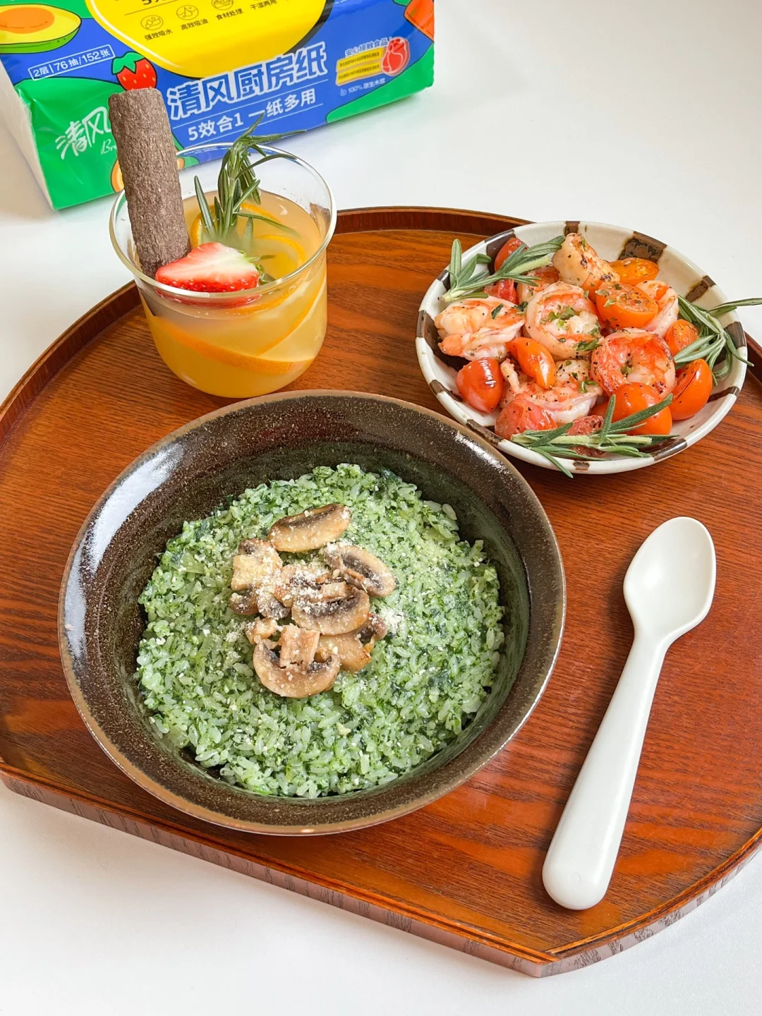 圣诞季午餐灵感｜菠菜烩饭🍅番茄黑虎虾