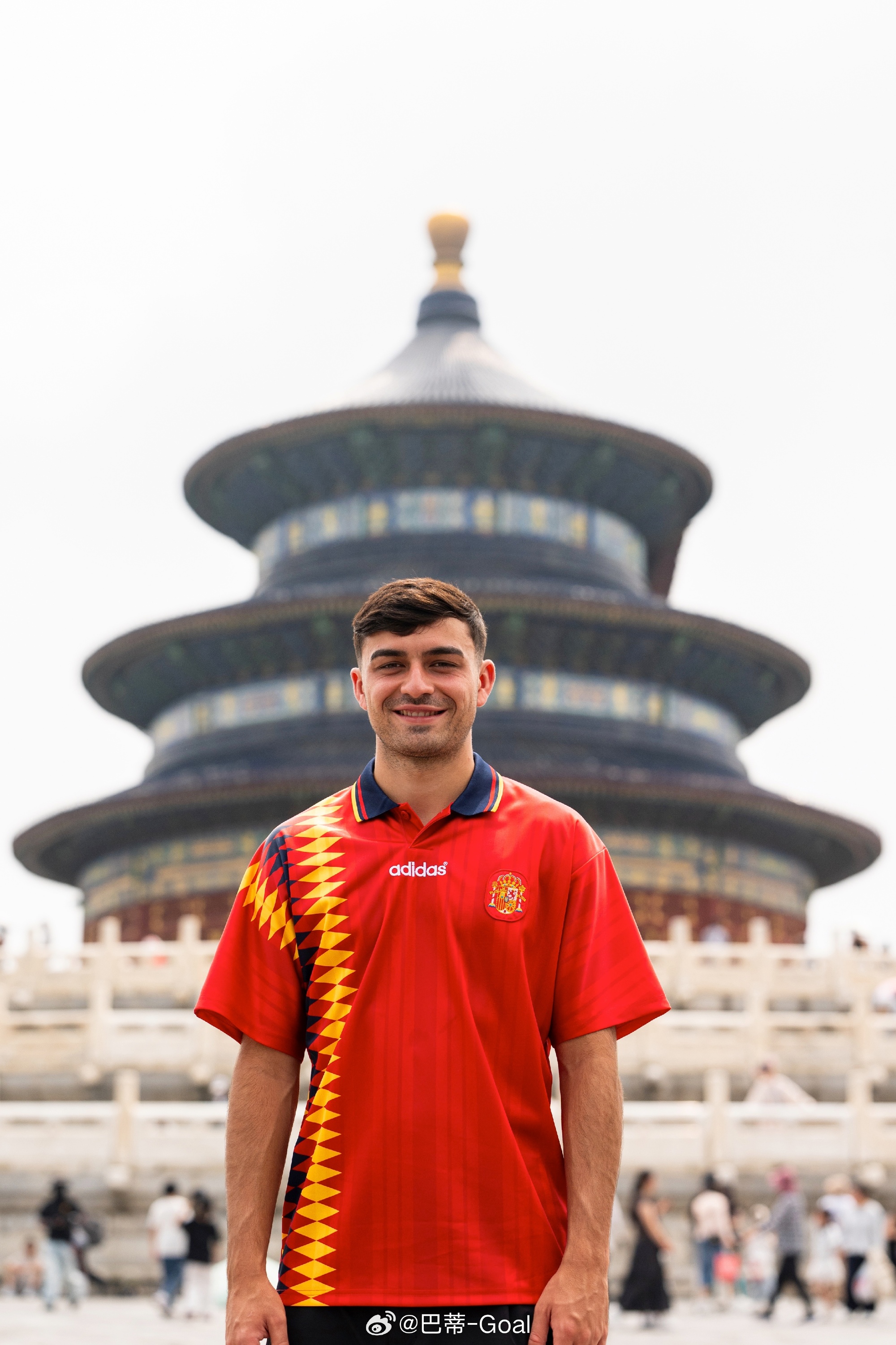 邂逅中国城市草根足球的滚烫热爱，一场跨越层级、联结中外的足球浪漫，在...