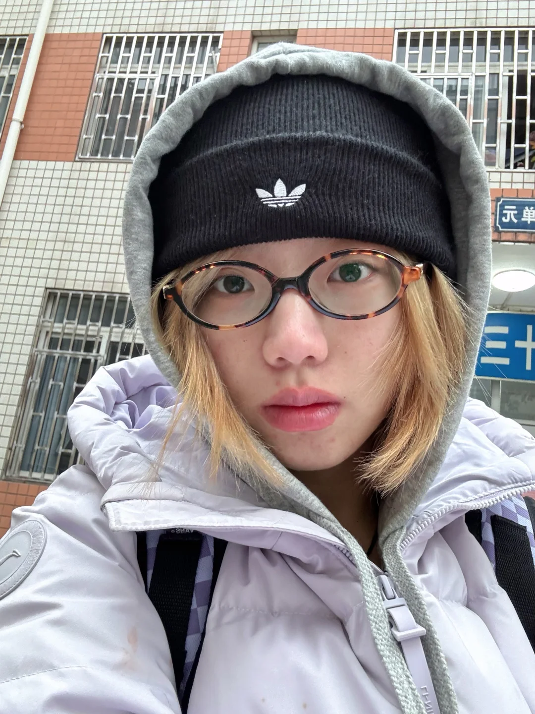 冷的鼻涕吸溜吸溜