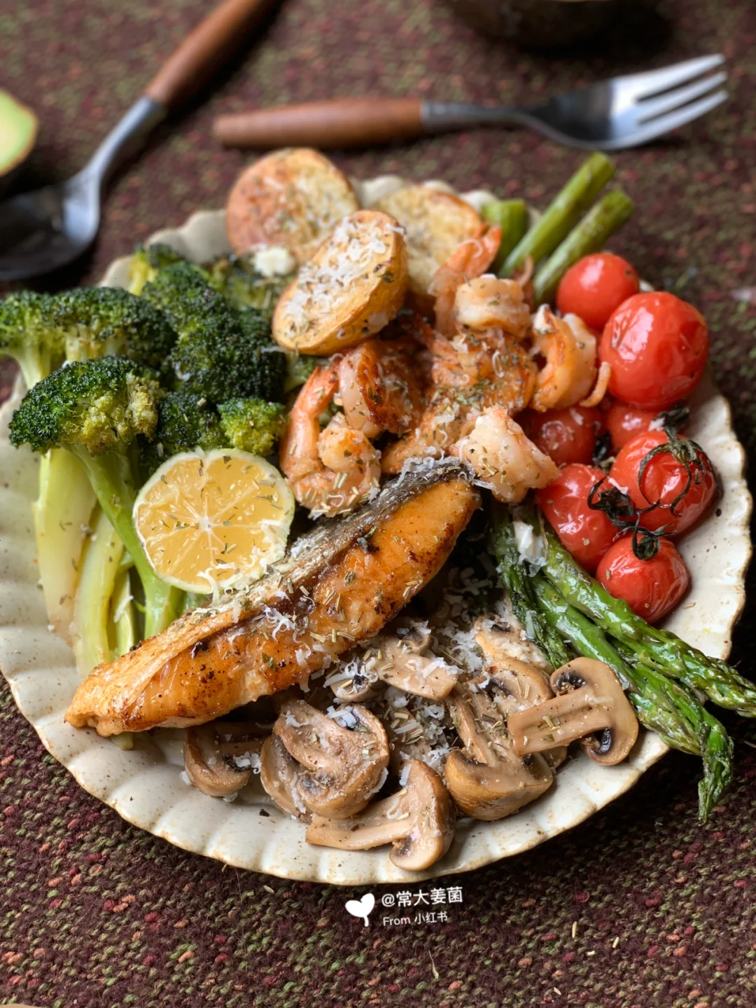 为何营养学力荐抗炎饮食🥗三文鱼时蔬温沙拉