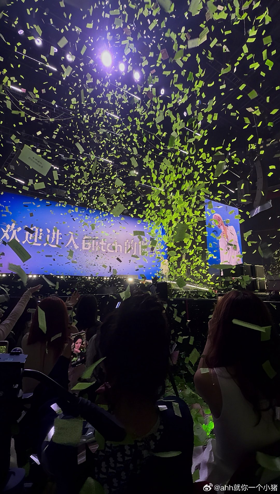 #黄明昊[超话]#  
幸好我们都接住了彼此的真心 ​