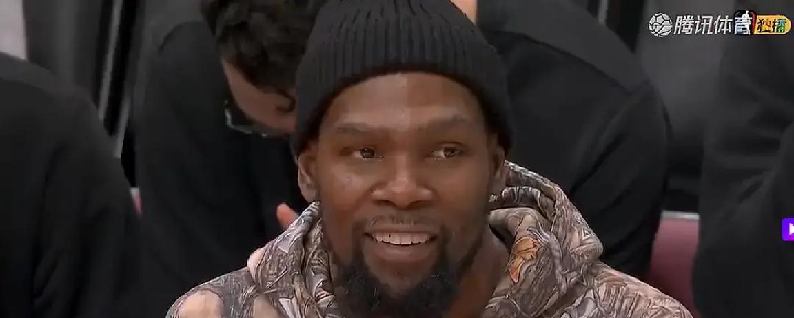 这场G4看得人直皱眉，湖人前面三场像开了挂，今天却突然哑火，整支队伍像...