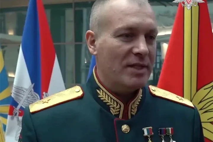 ✈️ Su-24 飞机在克里米亚萨基空军基地被击中。

💀 泽连斯基：我们认为，俄罗斯人今年将损失 30 万人……阵亡。

❗️ “我们将以一切可能手段摧毁所有俄罗斯军事设施，”——布达诺夫

💀 马扎尔：9 月两周内，视觉确认阵亡和受伤的俄罗斯人 +25.6%（6280 人）

☠️ 安东·格鲁尼斯少将在 2026  ​