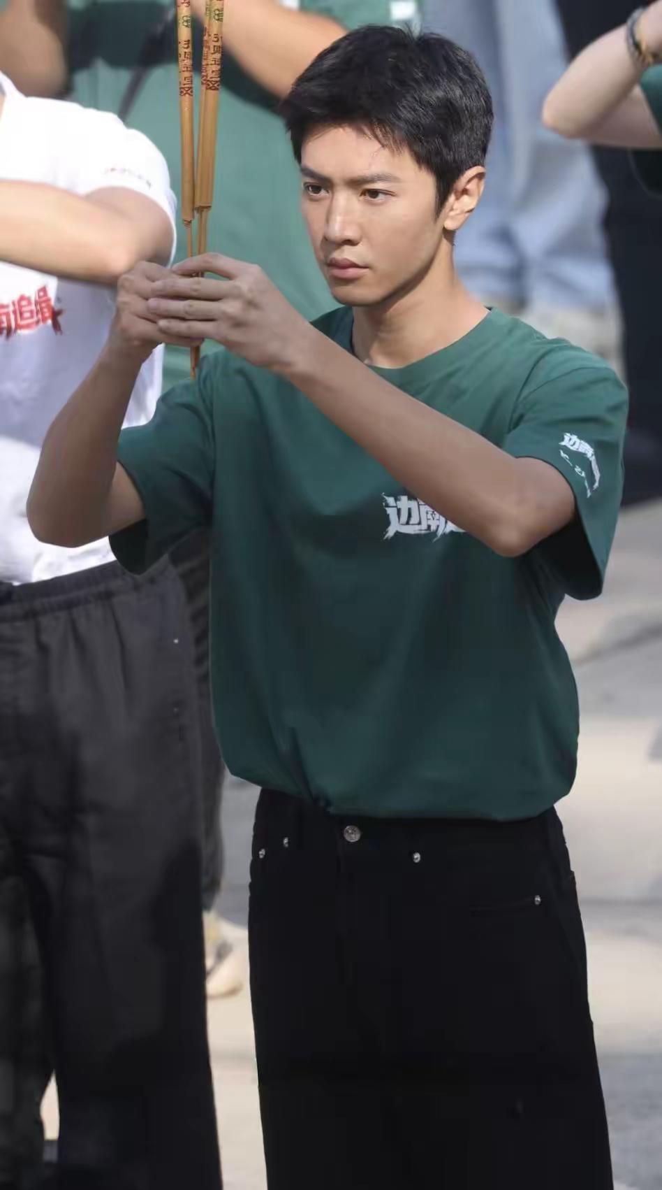 解锁新角色 经历新人生陈哲远